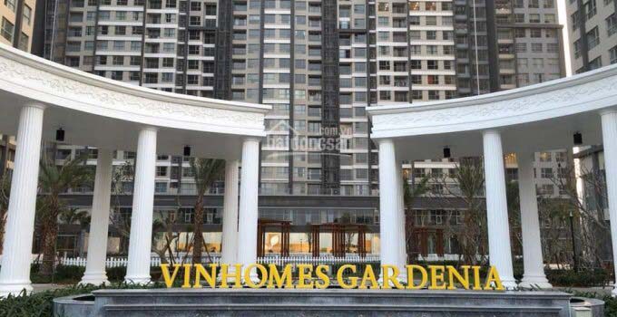 Trồng cây xanh tại Vinhomes Gardenia Mỹ Đình.